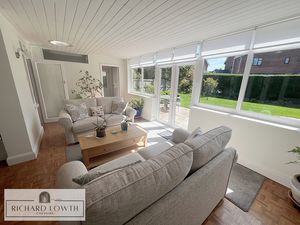 Sitting Room- click for photo gallery